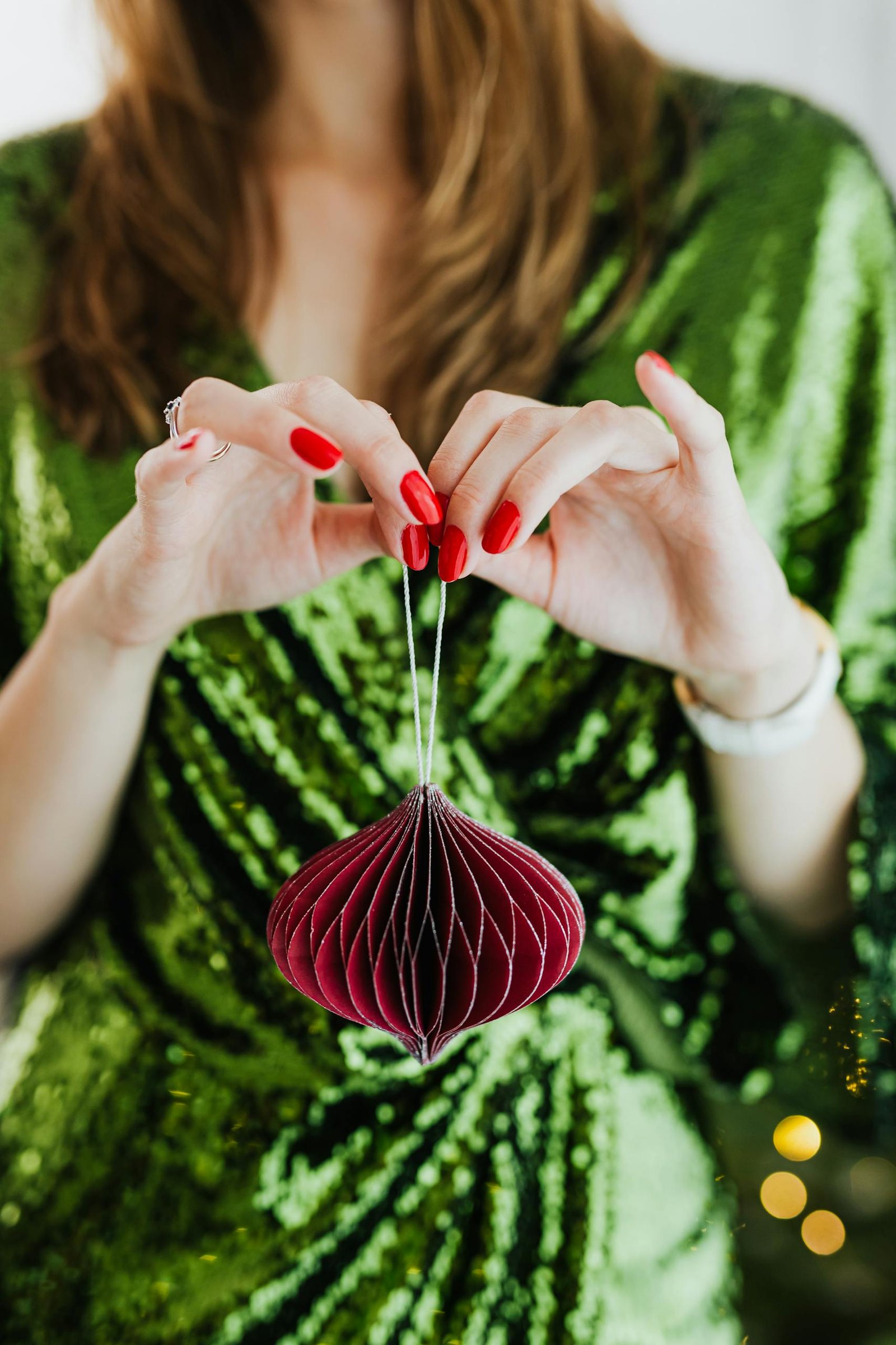 green Christmas nails 2025 festive holiday manicure ideas